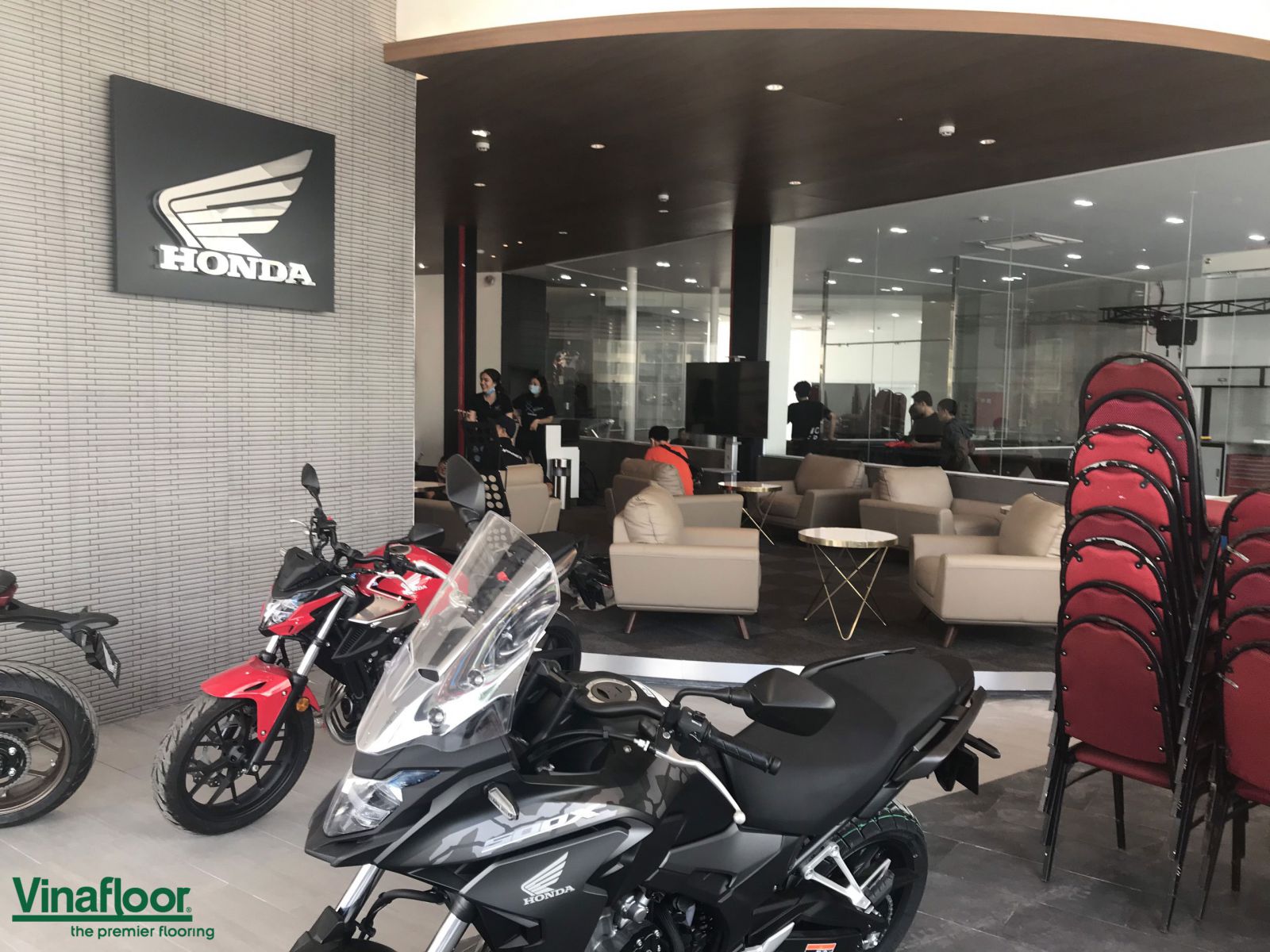 thảm trải sàn ST20 cửa hàng moto xe máy Hoàng Việt